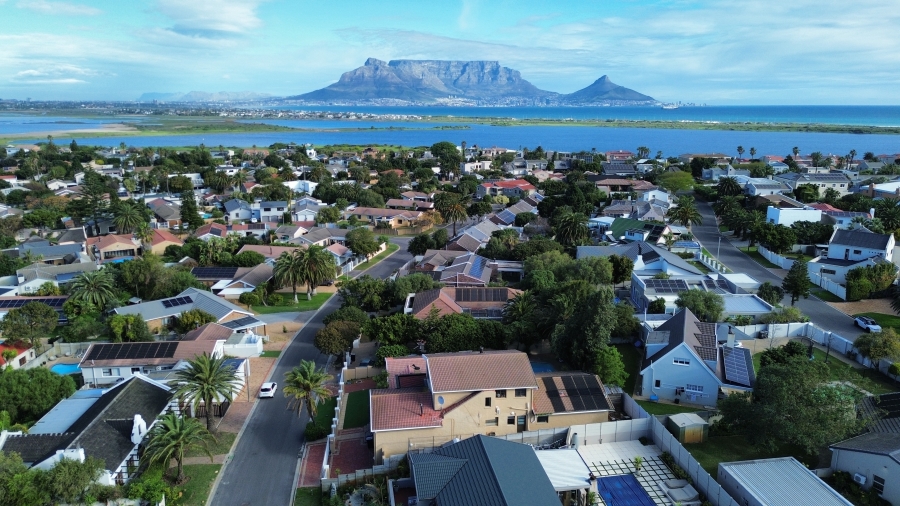 4 Bedroom Property for Sale in Flamingo Vlei Western Cape